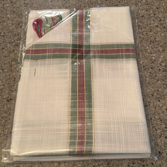 NOB HILL Linens Table Nordic Deer Topper Cross-Stitch *NEW* - Picture 4 of 6